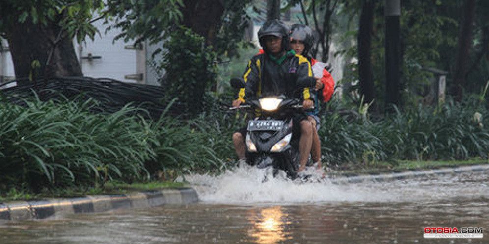 Jangan Malas Pompa Ban Motor yang Kurang Angin, Risikonya Mengancam Nyawa