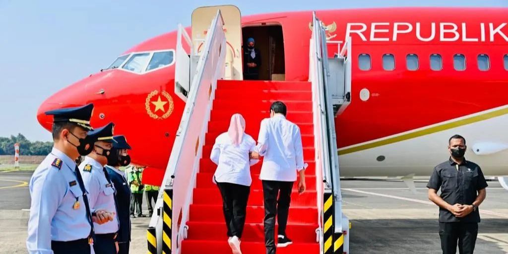 Perdana, Pesawat Kepresidenan Ditumpangi Jokowi Mendarat di Bandara IKN Siang Ini