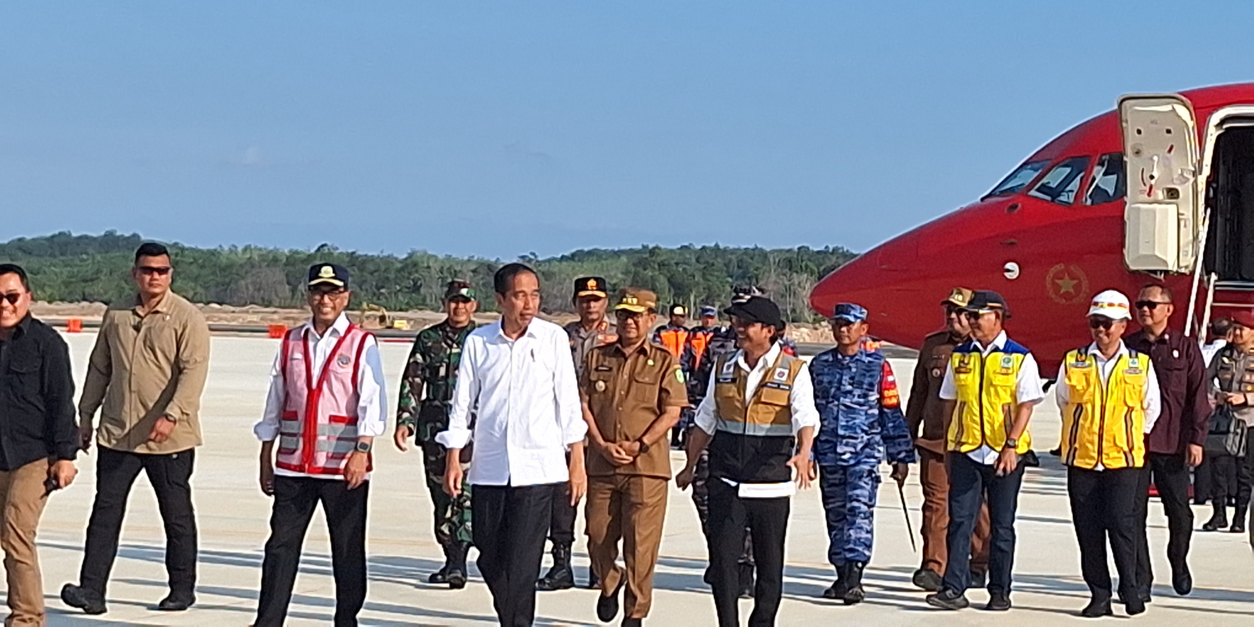 Jokowi Perintahkan Menhub Budi Ubah Status Bandara IKN dari VVIP Jadi Komersial: Supaya Lebih Bermanfaat