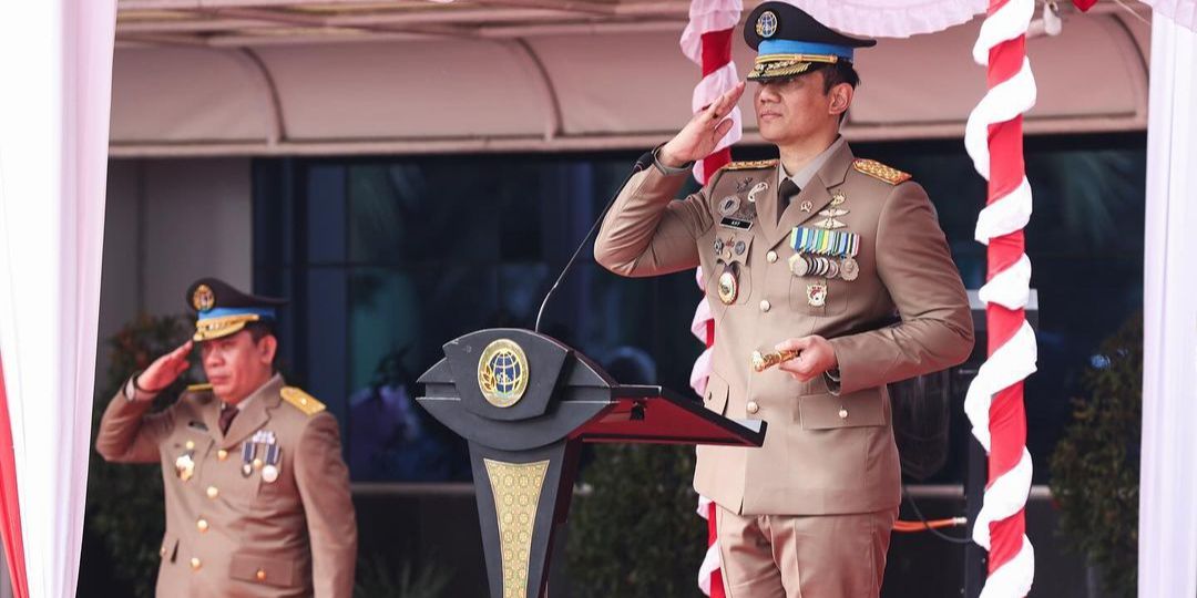 Pensiun Mayor di TNI, ini Potret AHY Pakai Seragam Bintang 4 dengan Tongkat Komando Pimpin Apel Kementerian ATR/BPN