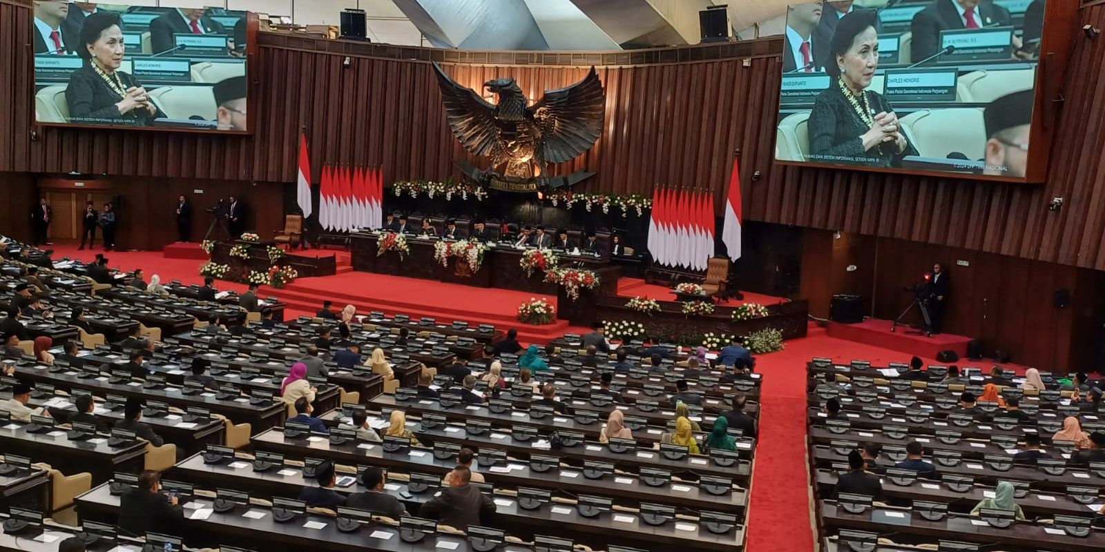 Deretan Kursi Kosong Rapat Paripurna Terakhir Anggota Dewan di Senayan