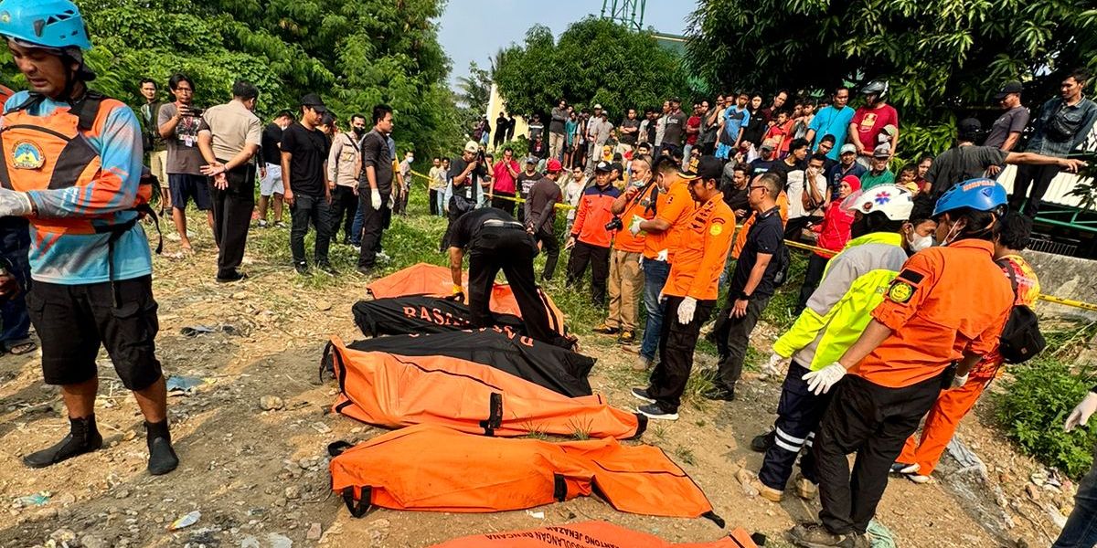 Polisi Periksa 6 Remaja Tepergok Mau Tawuran Buntut Penemuan 7 Mayat di Kali Bekasi