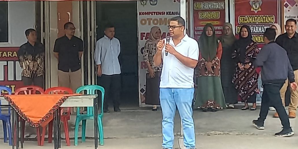 Datangi Sekolah, Perwira Polisi ini Ingatkan Bahaya Narkoba ke Ratusan Pelajar