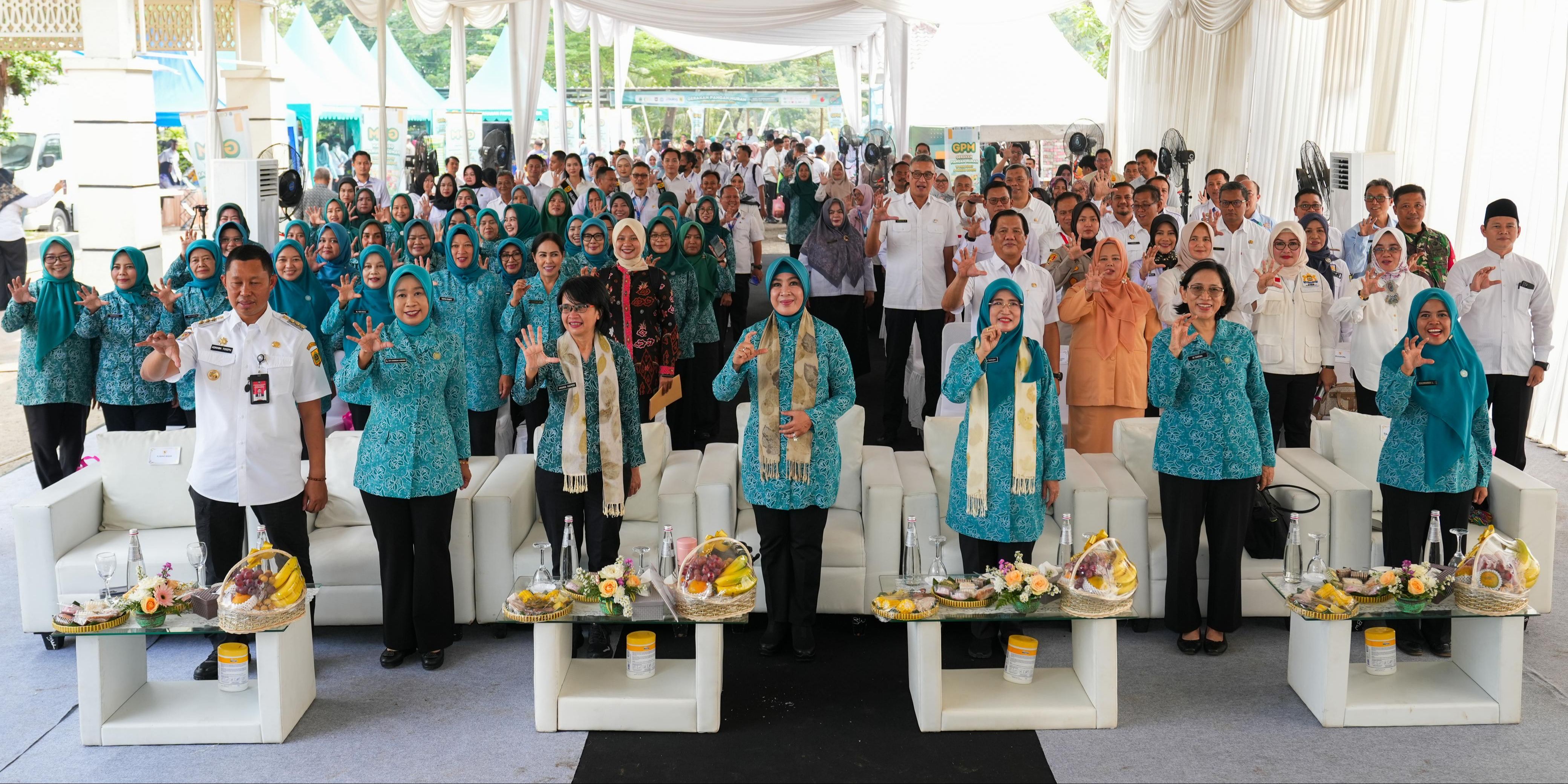 Dukung Pemerintah Tekan Inflasi, Ketum TP PKK Hadiri Gerakan Pangan Murah di Kabupaten Bogor