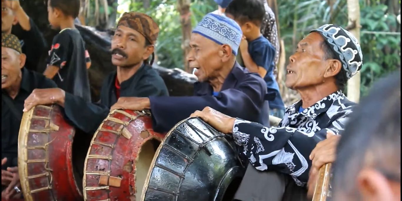 Uniknya Seni Bangpret yang Menolak Punah, Dipakai untuk Sucikan Anak dan Rumah di Rancakalong Sumedang