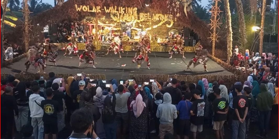 Usung Tema Unik hingga dimeriahkan Ratusan Kelompok Seni, Begini Kemeriahan Festival Lima Gunung 2024