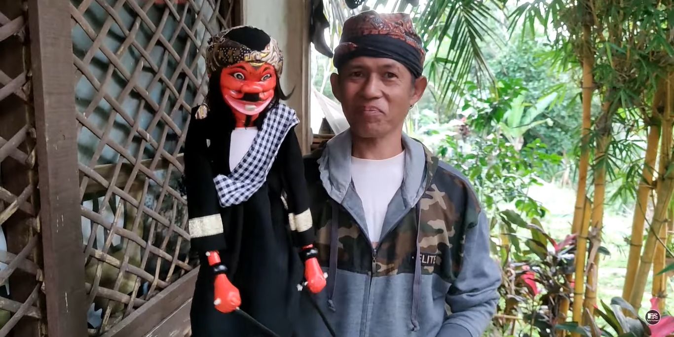 Cerita Dalang di Tasik Pilih Tinggal Menyepi di Tengah Hutan, Hidup Bersama Wayang