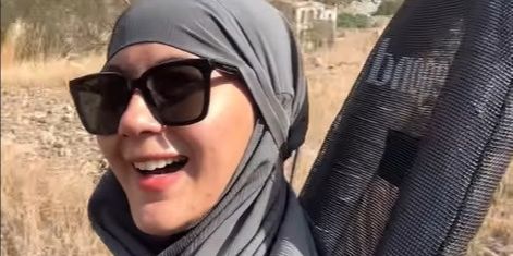 Potret Paula Verhoeven Umrah Tanpa Ditemani Baim Wong, Tetap Tenang Meski Diterpa Kabar Miring Soal Rumah Tangga