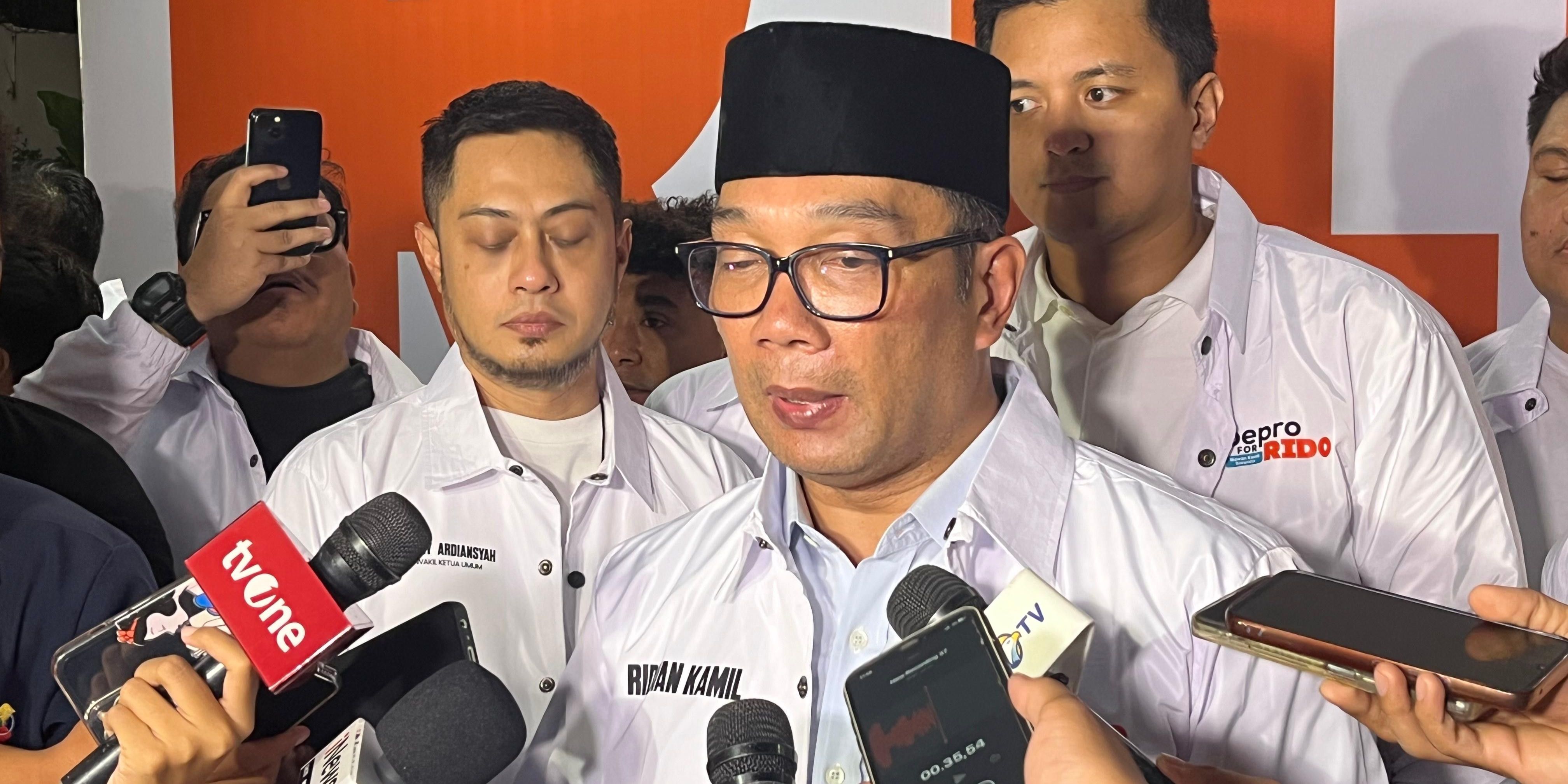 Targetkan Menang Satu Putaran di Pilkada Jakarta, Ridwan Kamil Minta Relawan Blusukan ‘Ketok Pintu’