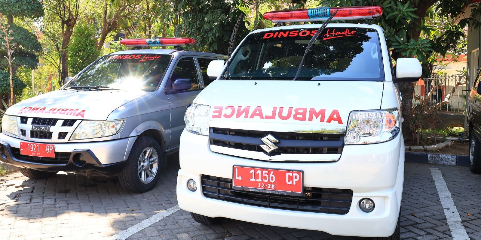 Emak-emak Pengendara Motor Tiba-taba Berbalik Arah Hingga Halangi Ambulans, Sang Sopir Emosi 'Tolong Sabar Sebentar Bu'