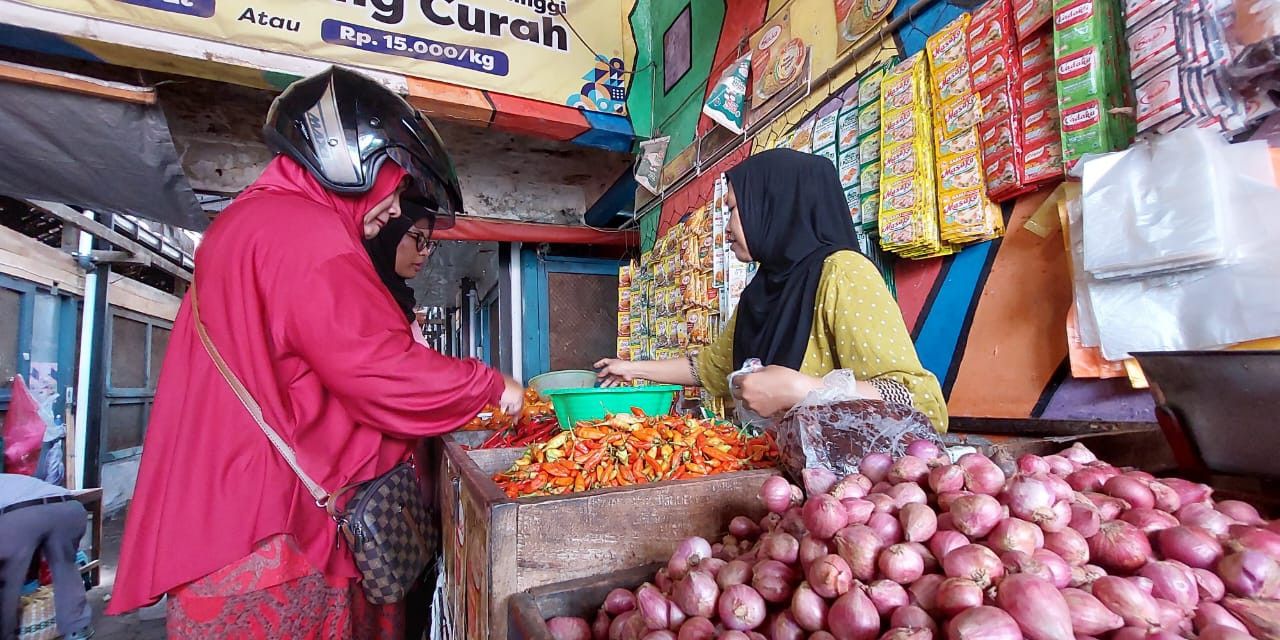 Untung Rugi Indonesia Alami Deflasi 4 Bulan Berturut-turut