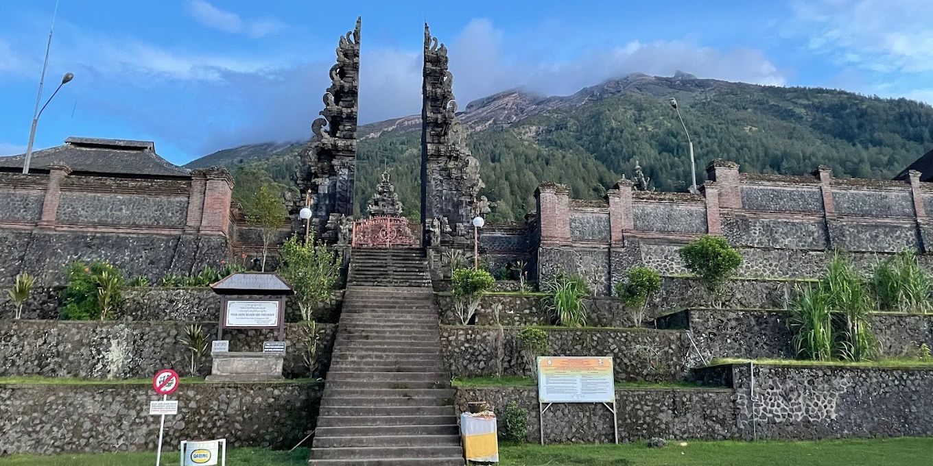 Mengunjungi Pura Pasar Agung Bali, Diyakini sebagai Pura Seluruh Dewa Kayangan