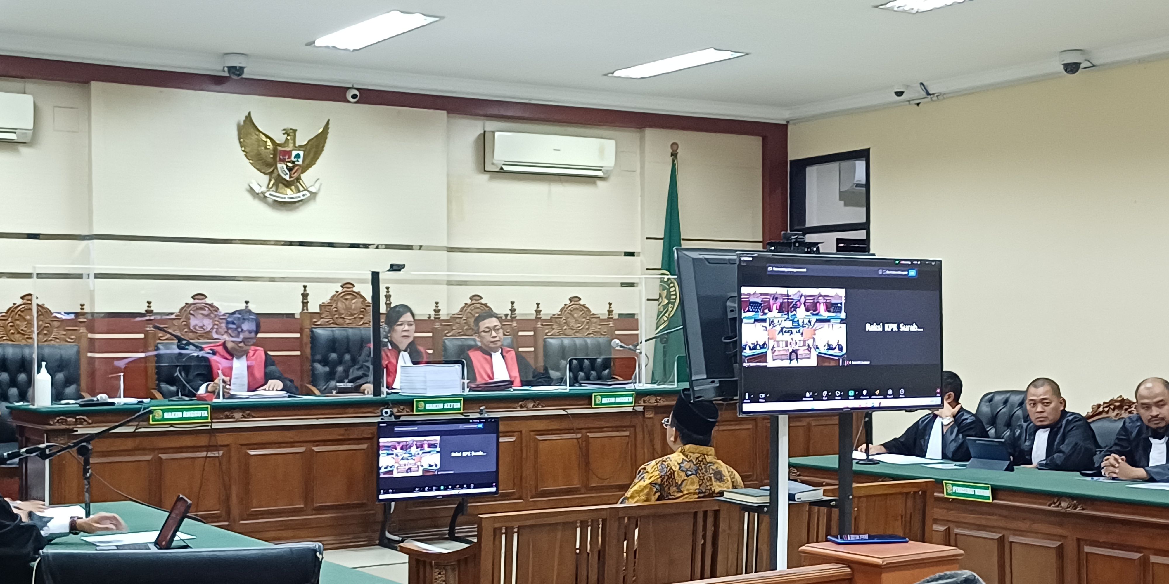 Kasus Pemotongan Insentif Pajak Pegawai: Eks Bupati Sidoarjo Didakwa Terima Rp1,46 M & Tak Ajukan Eksepsi