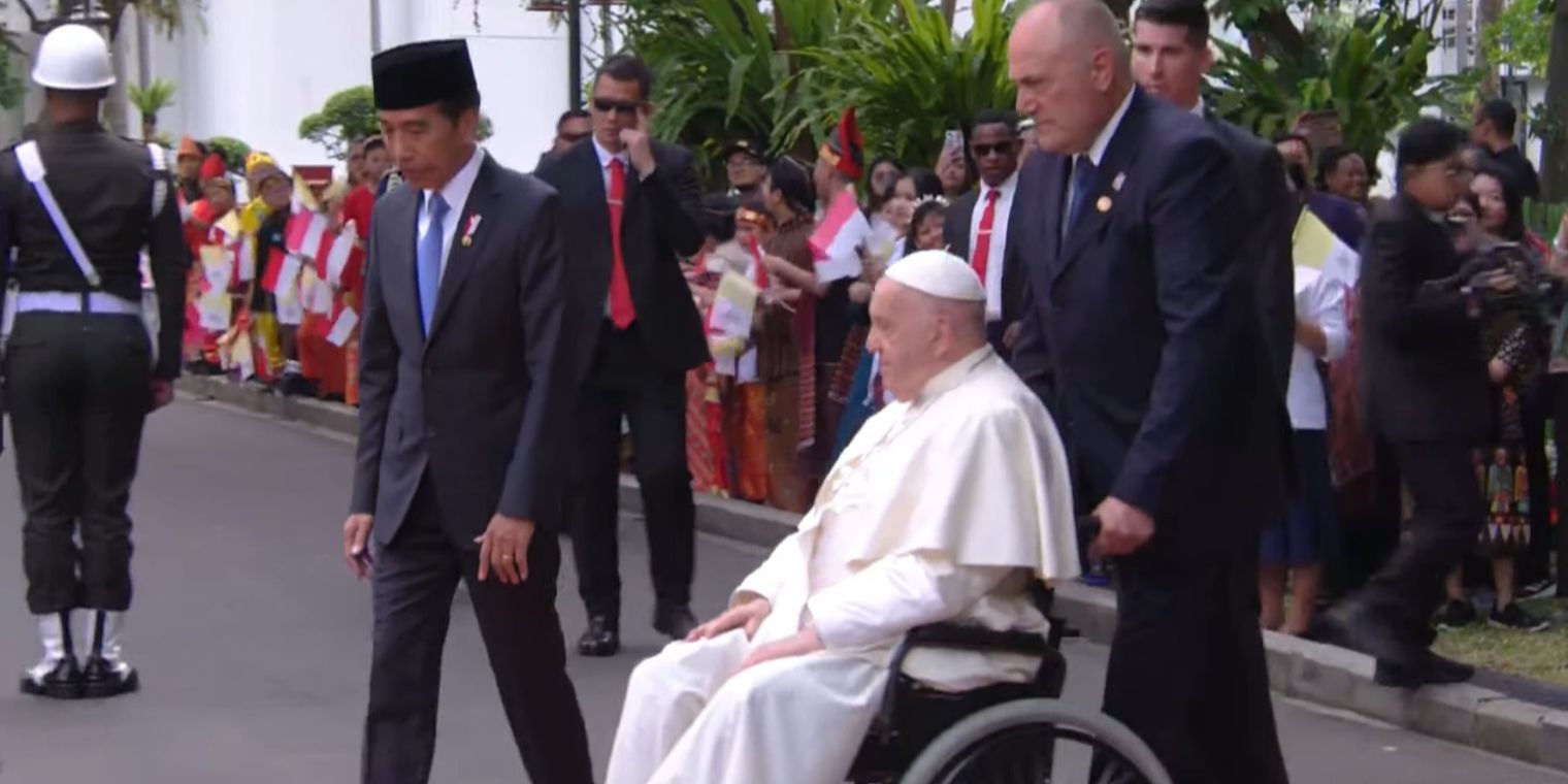 Paus Fransiskus Tiba di Istana Merdeka Jakarta, Disambut Langsung Jokowi