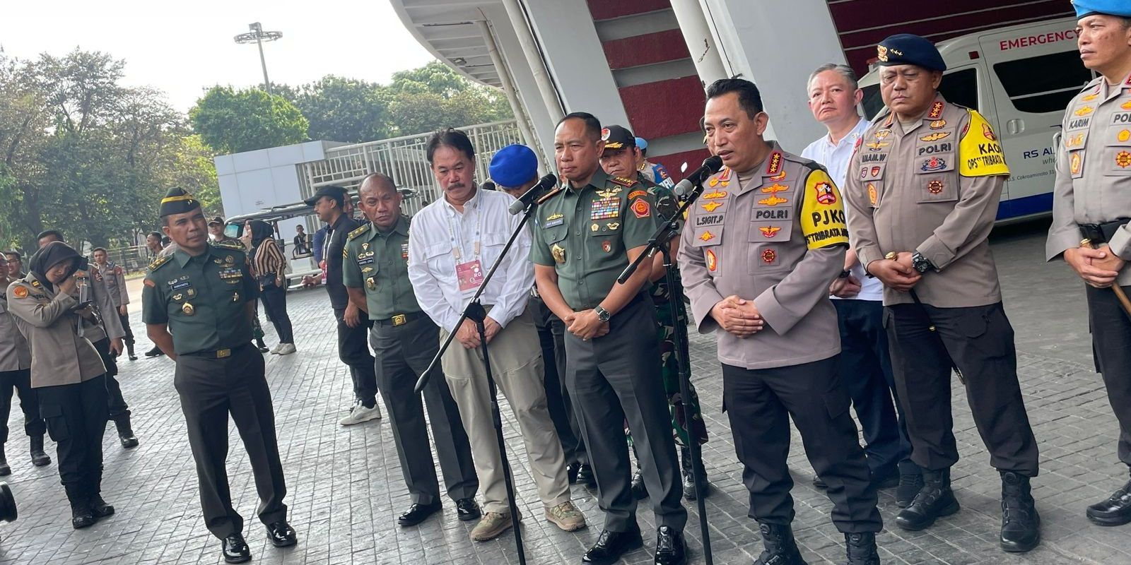 Tinjau Lokasi GBK, Kapolri dan Panglima TNI Jamin Keamanan Misa Agung Paus Fransiskus