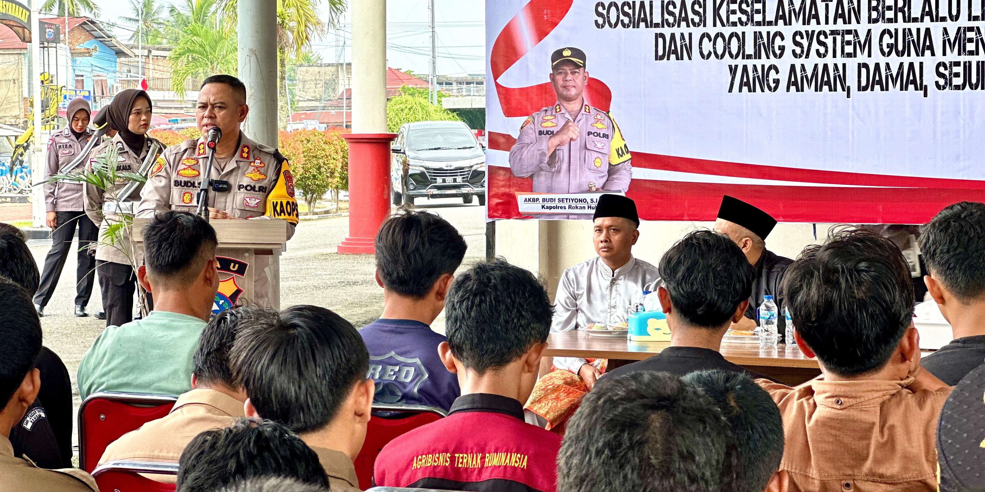 Sasar Pemilih Pemula, Kapolres Rohul Sosialisasikan Pilkada Damai dan Safety Riding