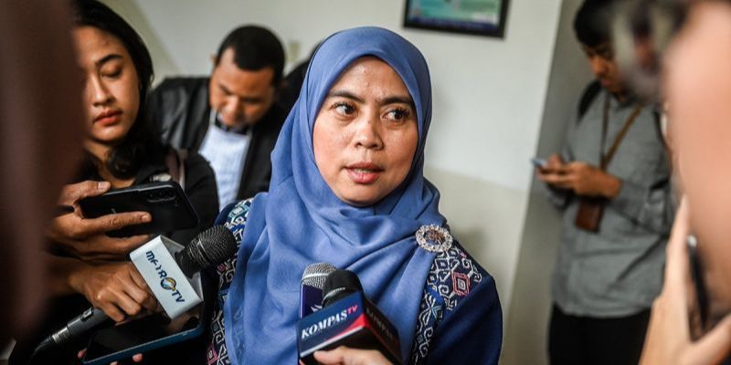 Suami Jadi Bakal Calon Bupati Maluku Tengah, Anggota KPU RI Betty Epsilon Idroos Klaim Netral