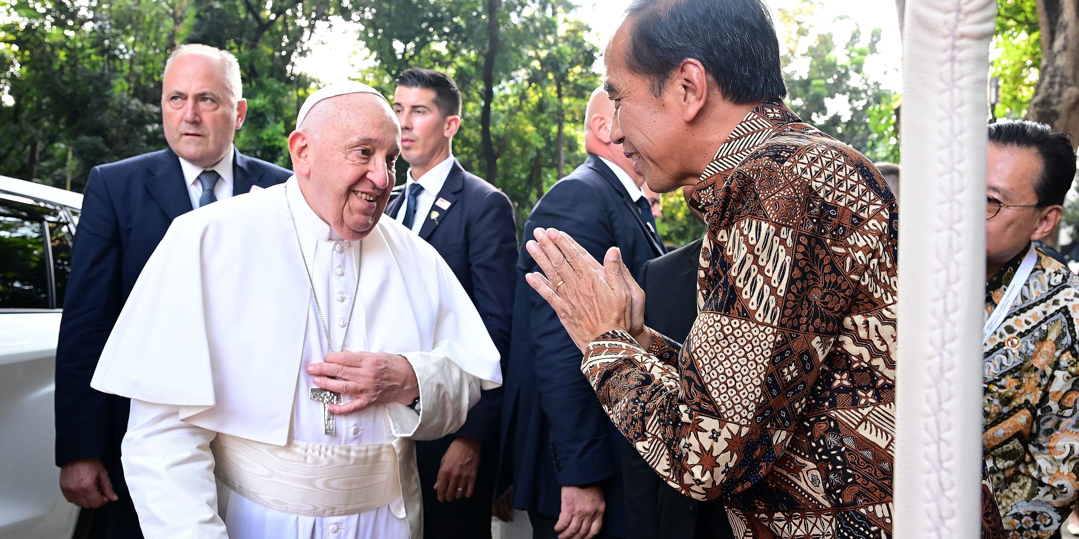 VIDEO: Diungkap Jokowi, Pesan Sejuk Paus Dukung Kedamaian di Palestina Perang Hanya Bawa Derita