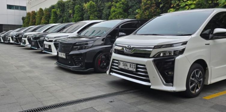 Kelebihan dan Kekurangan Toyota Voxy, Apa Saja yang Menarik?