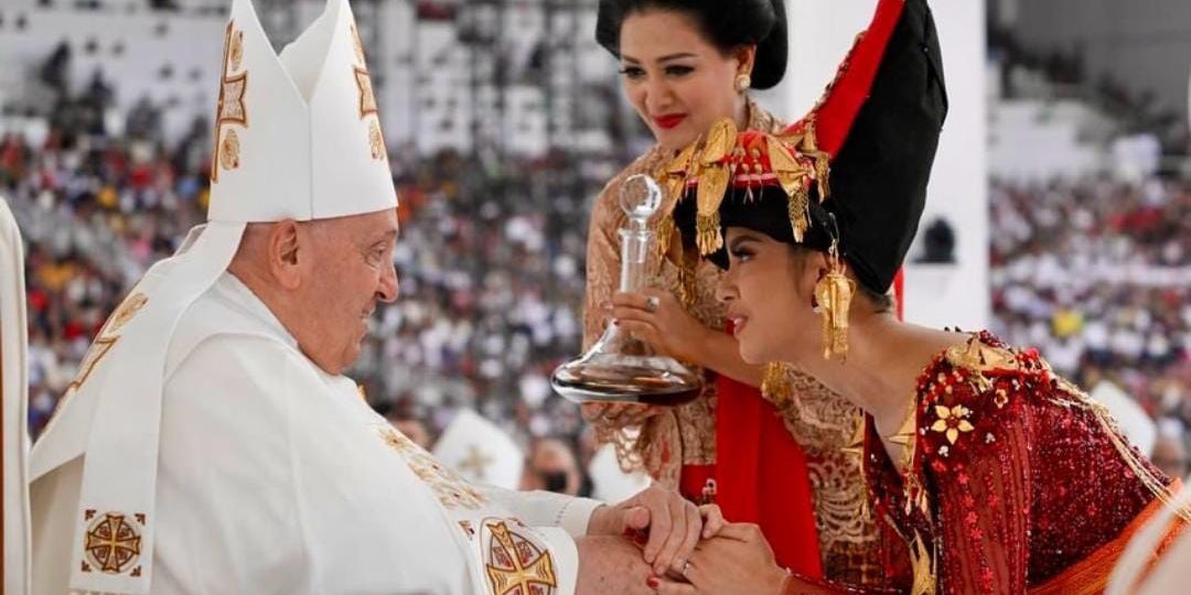 Potret Artis Indonesia Hadiri Misa Agung Paus Fransiskus, Ada Dian Wiyoko dan Ben Joshua