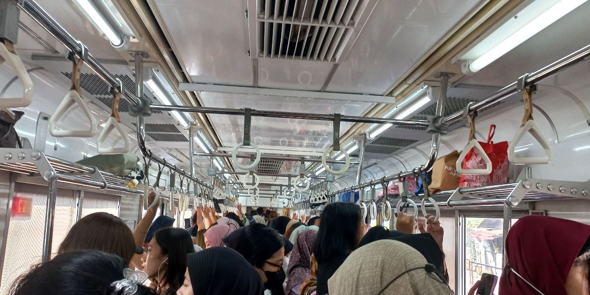 Impor Rangkaian Gerbong KRL Asal China Bakal Sampai Tahun Depan