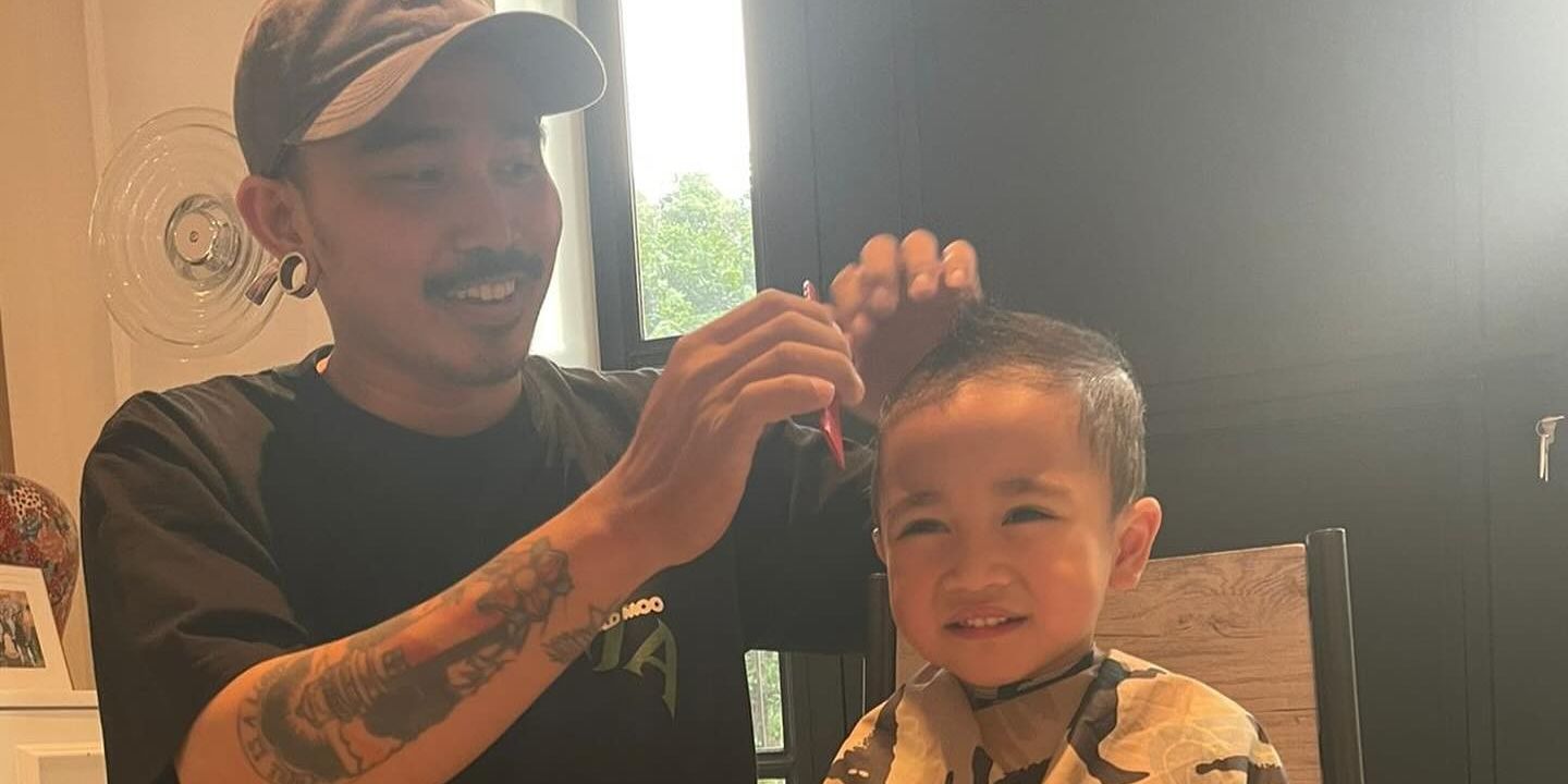 6 Foto Rayyanza dengan Gaya Rambut Baru, Lucu Banget dan Tambah Ganteng