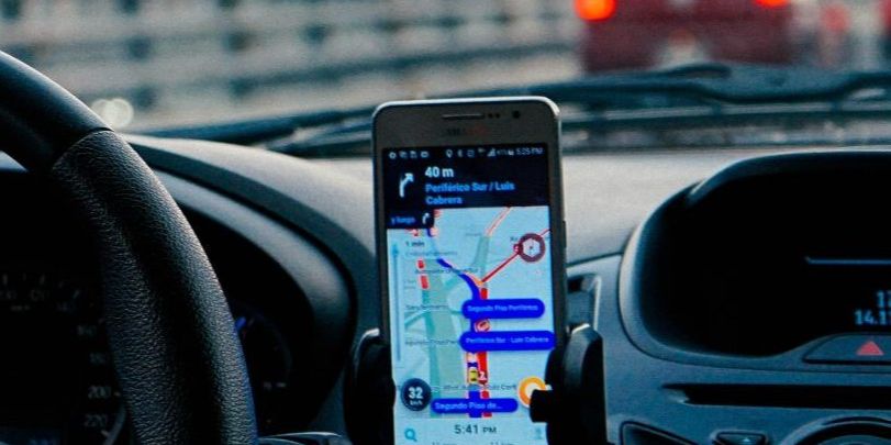 Handphone Harga Puluhan Juta Milik Penumpang Ketinggalan, Sosok Sopir Taksi Online ini Jadi Sorotan