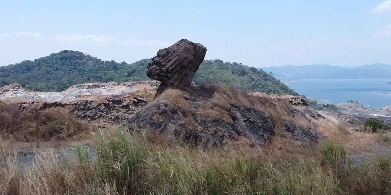 Misteri Batu Kipas dari Sumedang, Punya Bentuk Unik dan Susah Dipindah Alat Berat