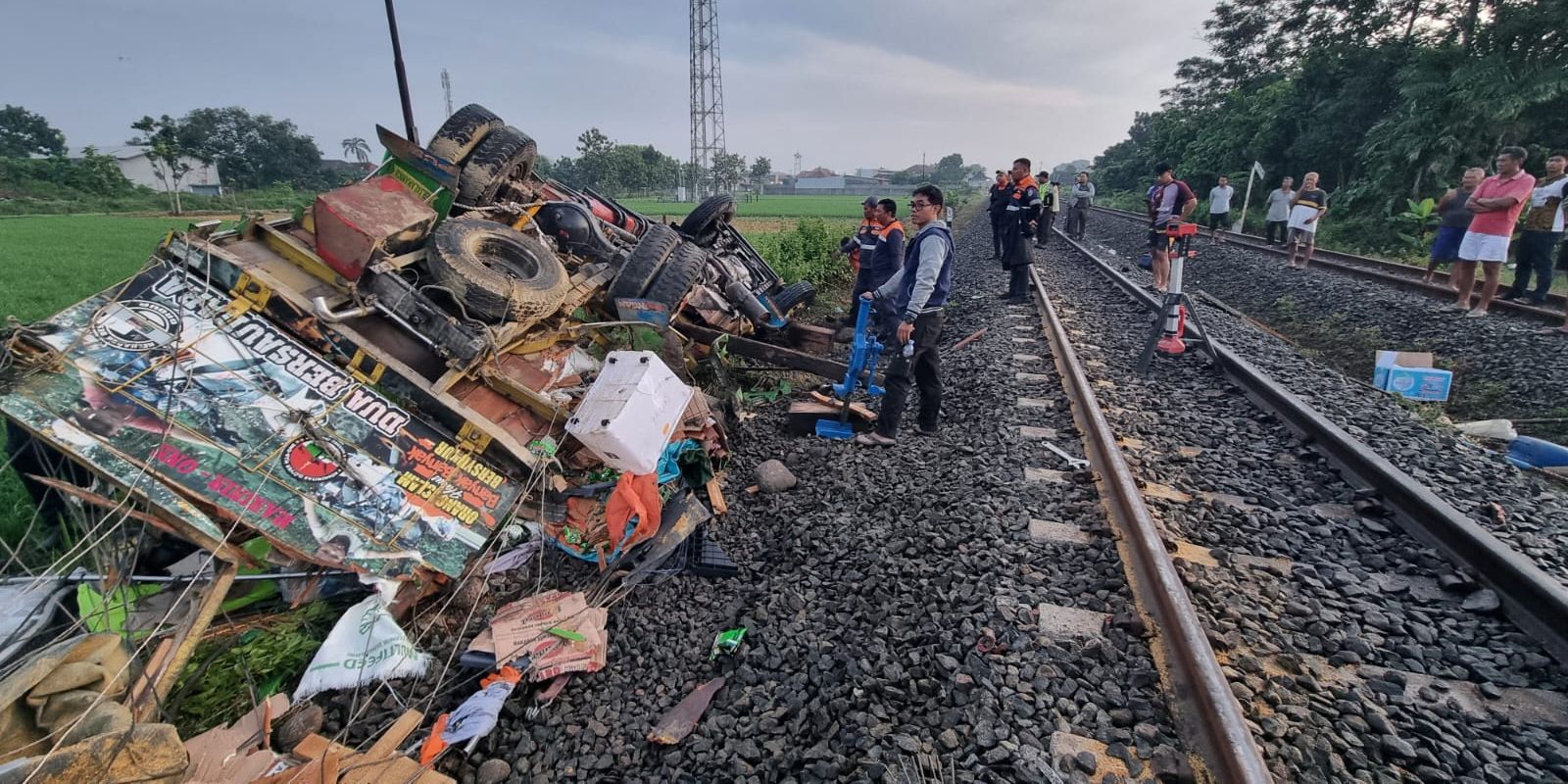 Kereta Api Sancaka Tabrak Truk di Sragen, Kendaraan Hancur dan Sopir Kritis