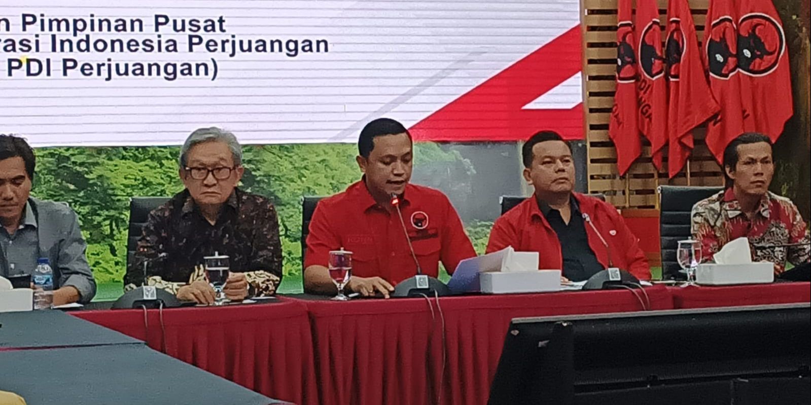 VIDEO: PDIP Ngegas Ladeni Sindir Effendi Sebut Jokowi Lindungi Hasto: Bisa Dibuktikan KPK Diremote