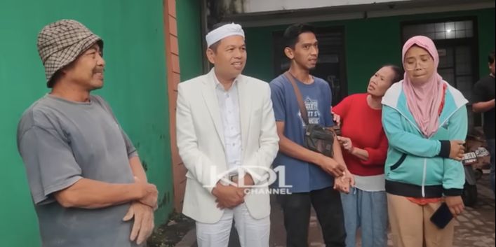 Usai Ditetapkan Gubernur Jabar, Dijalanan Menuju Pulang, Dedi Mulyadi Damaikan Sopir yang Tabrak Gerobak Bakso dan Warung