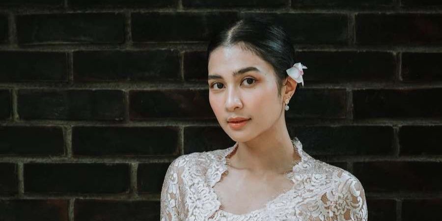 Cantiknya Mikha Tambayong Pakai Kebaya Bali, Anggun Banget dan Tuai Banyak Pujian Netizen