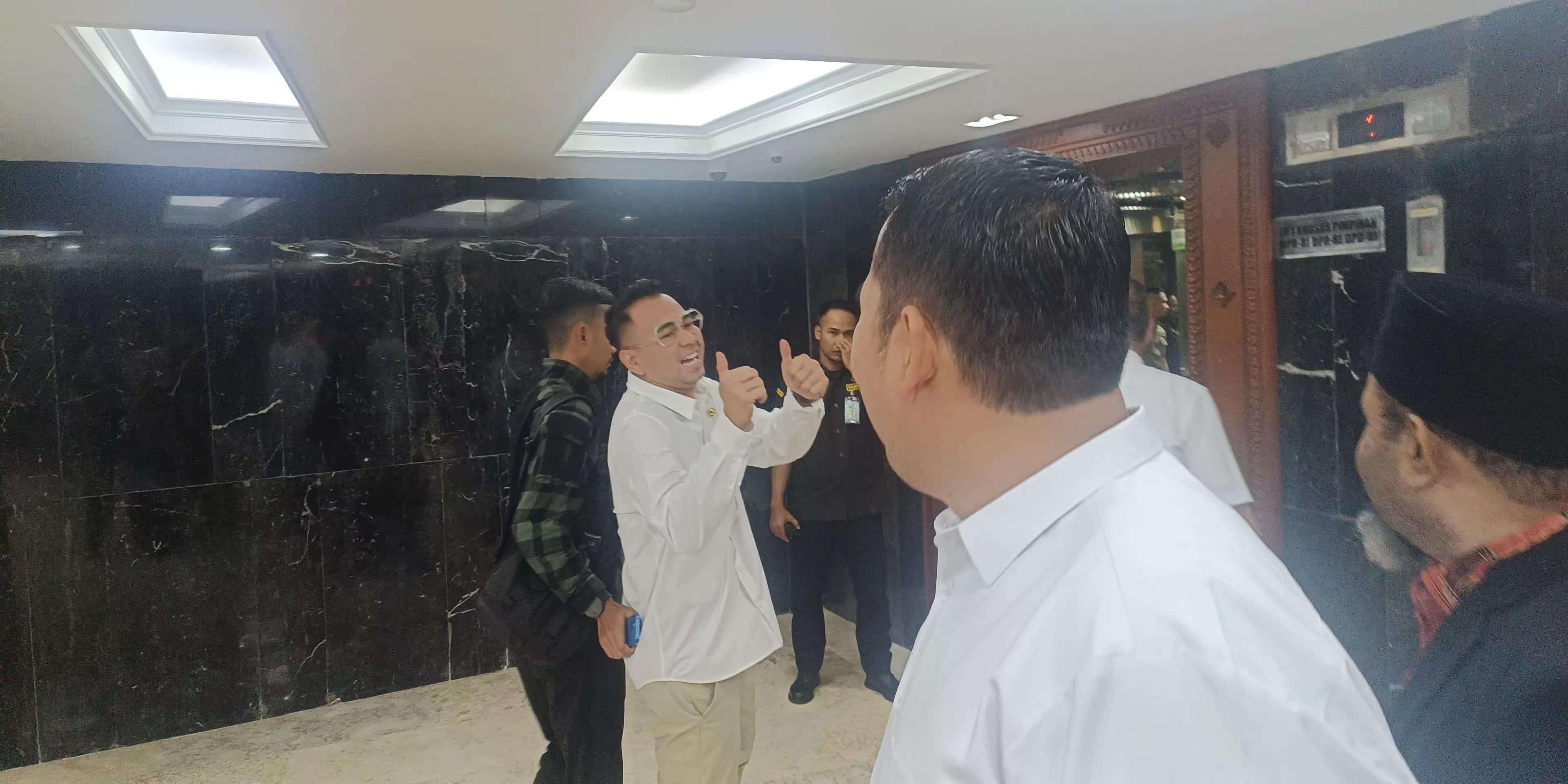 Raffi Ahmad Sambangi Gedung DPR RI Usai Viral Patwal Mobil Dinasnya Arogan ke Sopir Taksi