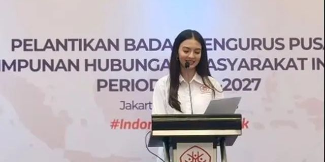 6 Potret Cantik Raline Shah Jadi Staf Khusus Kemkomdigi, Wakili Menteri Meutya di Acara Perhumas