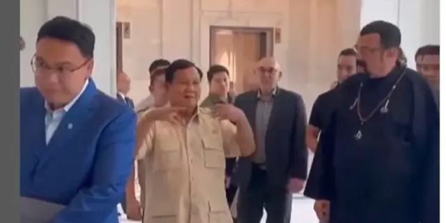 VIDEO: Pertemuan Kawan Lama, Prabowo Beri Hadiah Spesial Buat Aktor Hollywood Steven Seagal