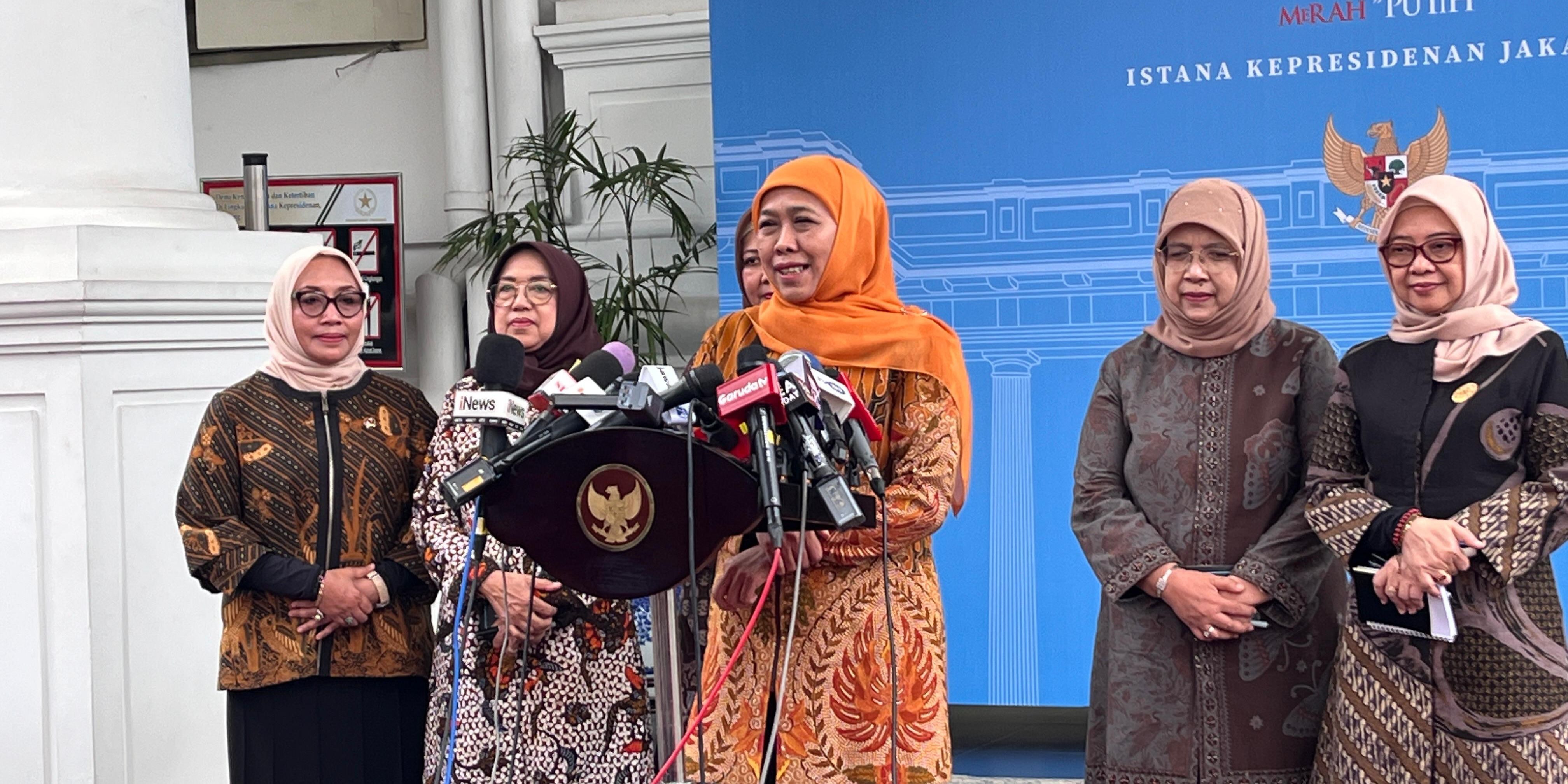 Khofifah soal Gugatan Risma-Gus Hans di MK: Saya Serahkan ke Tim Hukum