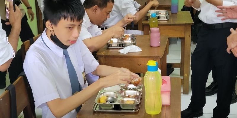 Menu Program Makan Bergizi Gratis Disebut Tidak Enak, Zulkifli Hasan: Ahli Gizi yang Hitung