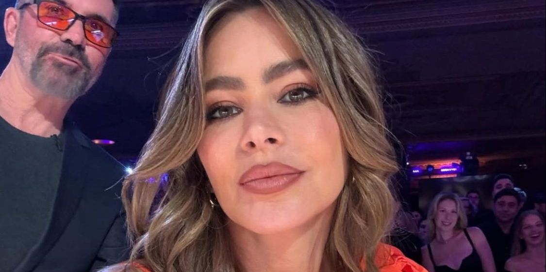 7 Pesona Menawan Sofia Vergara Saat Doyan Foto Selfie, Kini Diisukan Kencan dengan Lewis Hamilton