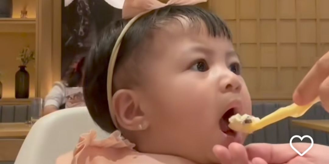 Potret Seru Mukbang ala Baby Lily Anak Raffi Ahmad & Nagita Slavina Makan Lahap Banget, Netizen Ngaku Ikut Kenyang