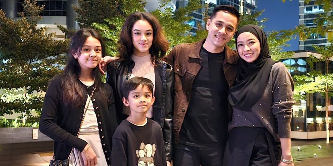 7 Potret Kebersamaan Rionaldo Stockhorst dan Istri, Tampil Harmonis Penuh Inspirasi