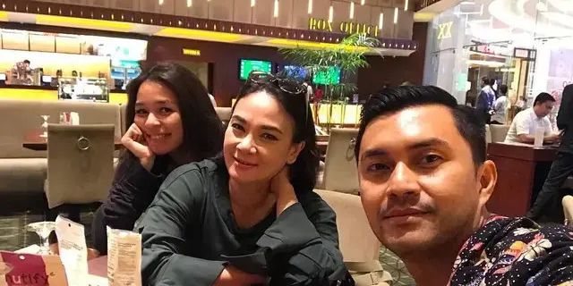 6 Potret Cantik Amanda Annete Syariff, Anak Angkat Dian Nitami dan Anjasmara yang Punya Wajah Bule