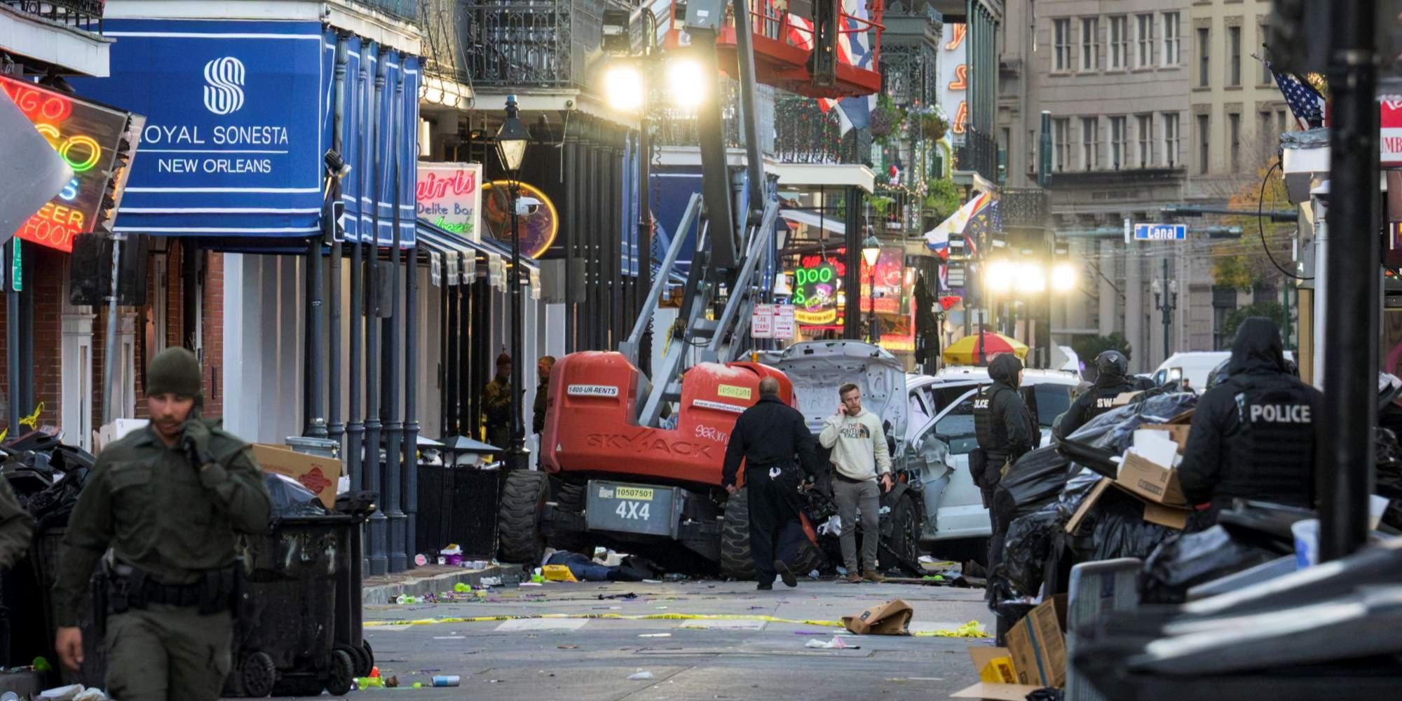 FOTO: Tragedi Berdarah Malam Tahun Baru 2025 di Amerika Serikat, Truk Tabrak Kerumunan hingga Tewaskan 15 Orang