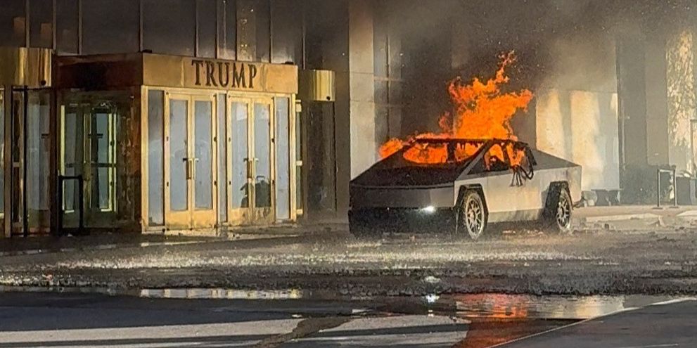 FOTO: Penampakan Tesla Cybertruck Elon Musk Meledak di Hotel Donald Trump