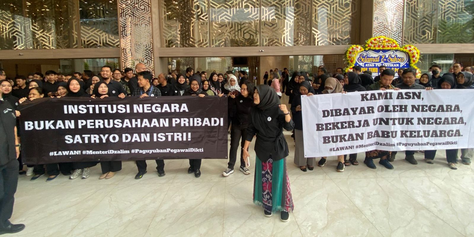 Menteri Satryo Soemantri Didemo Anak Buah & Dituding Tampar hingga Pecat ASN, Ini Reaksi Istana
