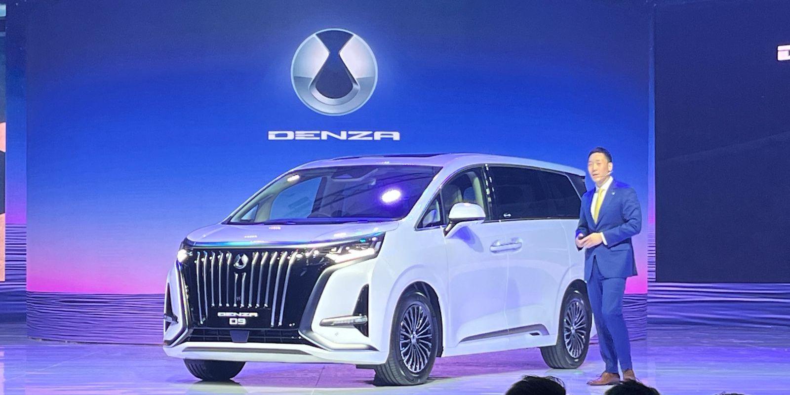 Toyota Alphard Type SC: Mewah, Elegan, dan Bertenaga di Segmen MPV Premium