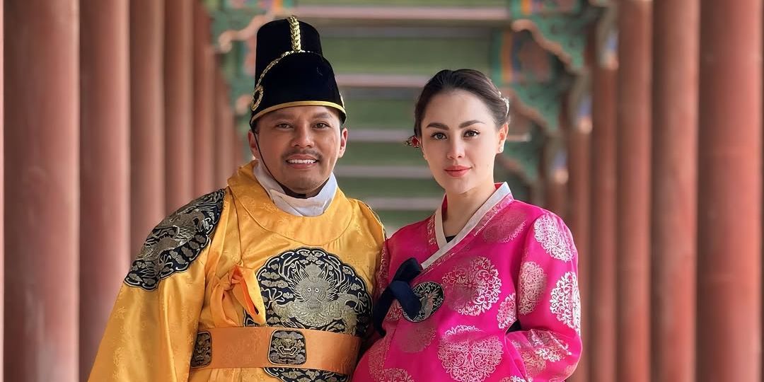 Jennifer Dunn dan Keluarga Berlibur di Korea, Tampil Kompak dengan Hanbok di Istana Gyeongbok