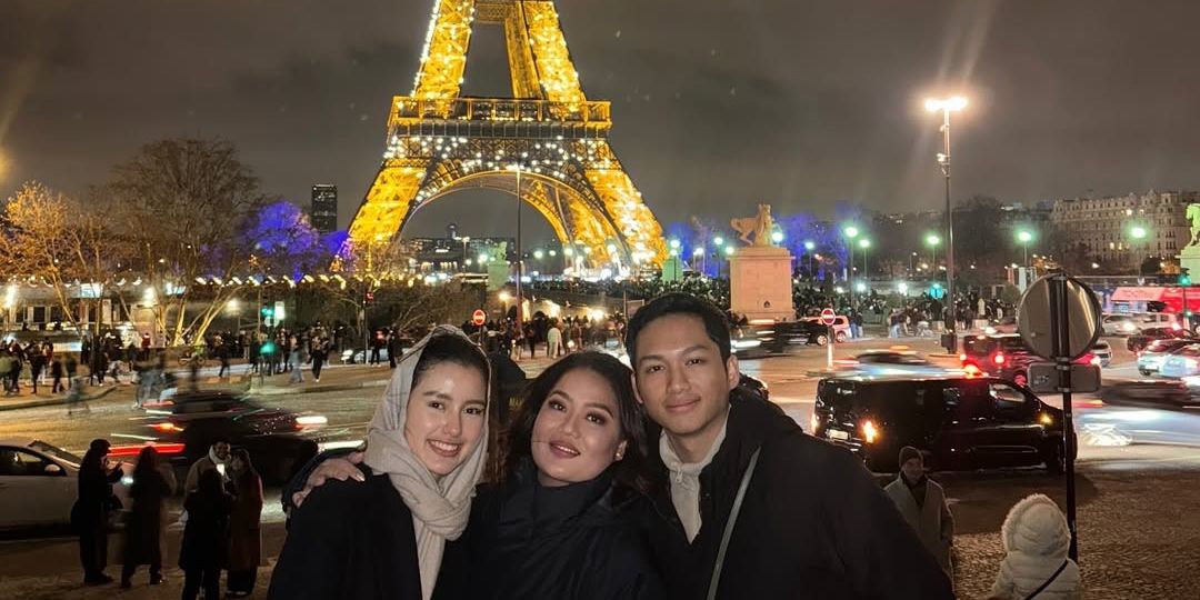 Pakai Kerudung Saat Liburan di Paris, Sarah Menzel Didoakan Agar Segera Mualaf