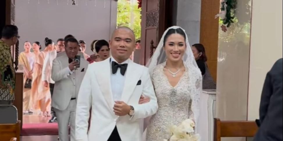 7 Momen Pernikahan Frank Hutapea dan Winona Delany, Hotman Paris Sang Ayahanda Diselimuti Haru