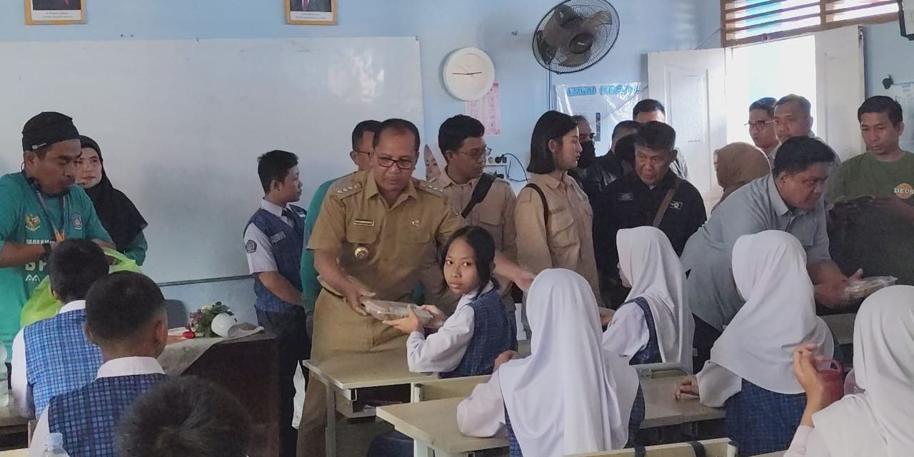 Potret Menu Makan Bergizi Gratis di Makassar, Siswa: Enak Rasanya, Harus Ganti Tiap Hari