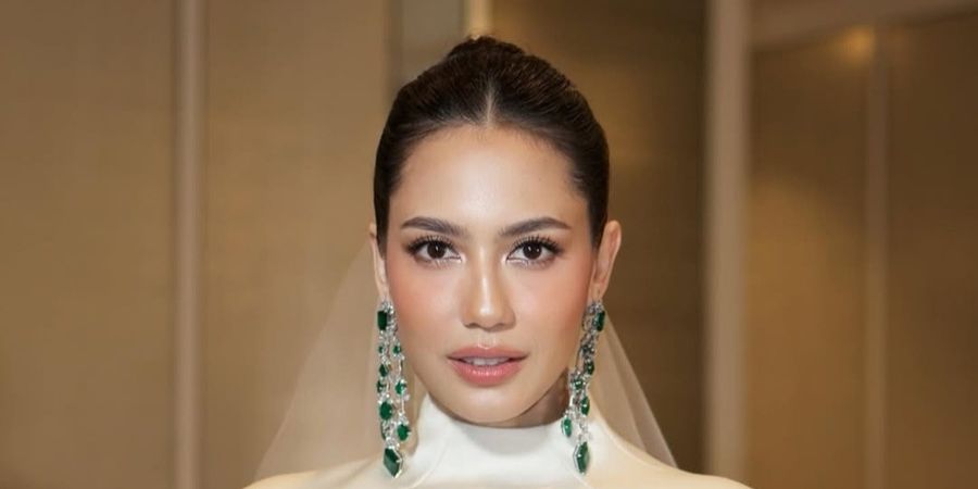 Tampil Super Cantik dan Anggun, Potret Resepsi Pernikahan Mewah Pevita Pearce & Mirzan Meer di Kuala Lumpur